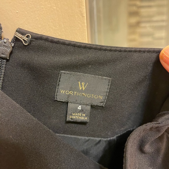 Beautiful Pencil Skirt! - Picture 4 of 4